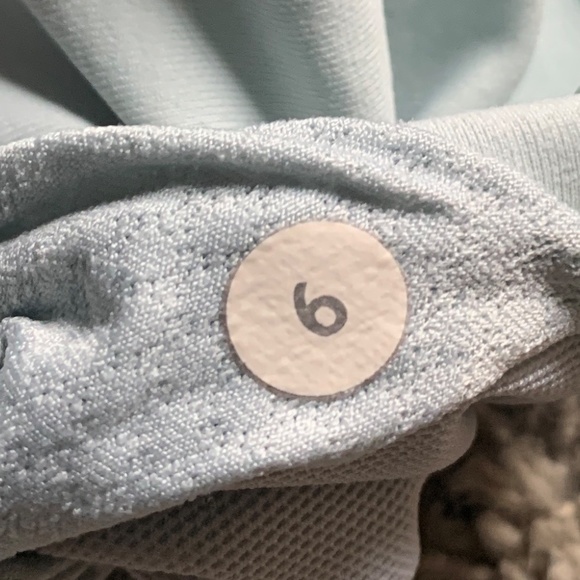 Size 6 Lululemon Free to Be Bra in Sea Mist - Picture 7 of 7